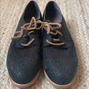 Caterpillar wingtip leather and wool loafers